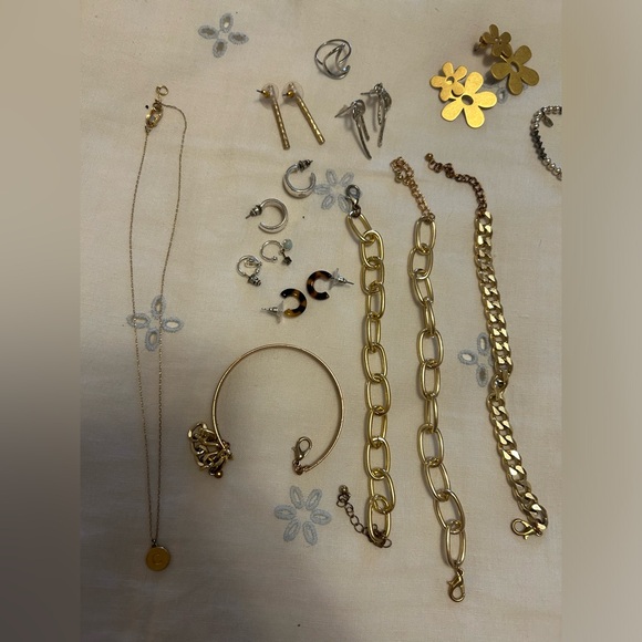 Random Jewelry Bundle - Picture 2 of 4